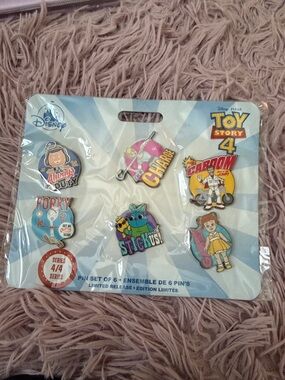 LIMITED RELEASE. VERY RARE Toy Story 4 Pin Set - Multicolor Collectible